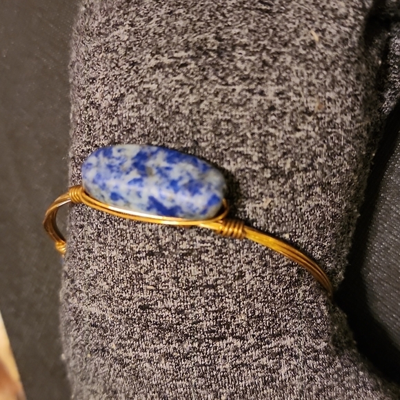 Wire wrapped bangle bracelet with three purple stones - Picture 3 of 4